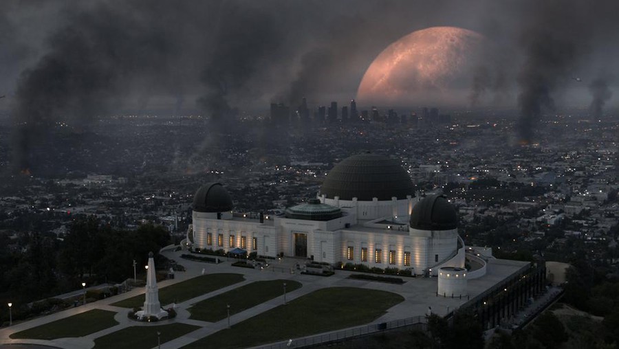 Film Moonfall Film Moonfall