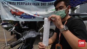 DKI Terapkan Tarif Parkir Mahal Buat Kendaraan Tak Uji Emisi
