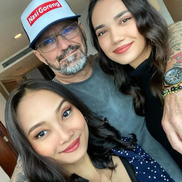 <p>Haico Van der Veken memiliki ibu sambung bernama Mutiara Fitriani. Sang ayah, Guy Van der Veken menikah dengan Mutiara beberapa waktu lalu. (Foto: Instagram @discoangel)</p>