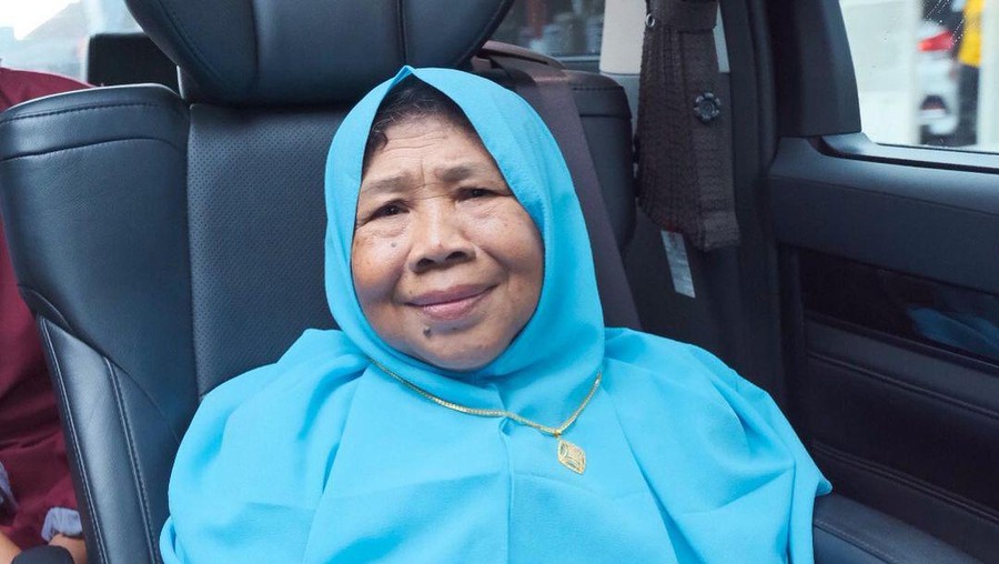 Ibu Trimah dan Crazy Rich Malang Ibu Trimah dan Crazy Rich Malang