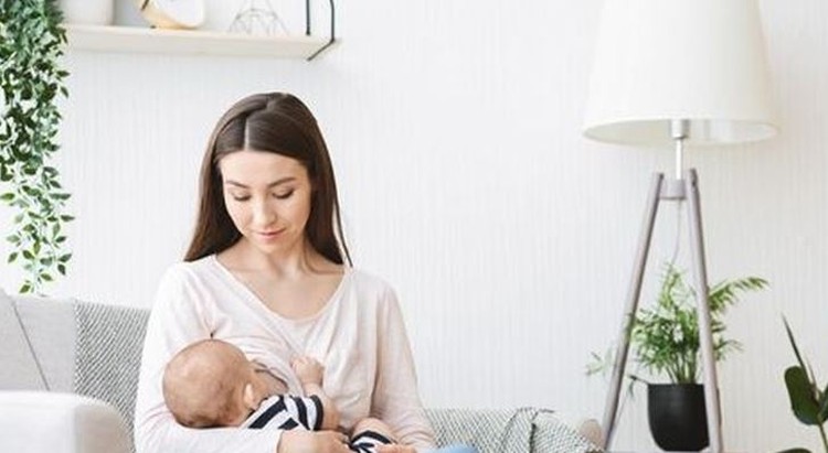 WANITA YANG MENYUSUI DALAM JANGKA WAKTU LAMA, MEMILIKI NILAI TES KOGNITIF TERTINGGI Tahukah, Bunda? Menyusui juga bermanfaat untuk meningkatkan kualitas kesehatan otak dalam jangka waktu yang panjang, lho. Simak selengkapnya di sini, yuk.
