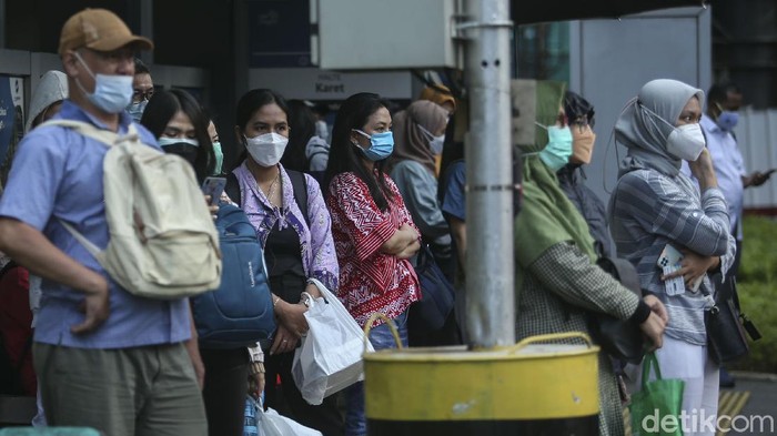 Berubah Lagi, Kini PPKM Jabodetabek Level 1! Kantor dan Mal Jadi Bisa Full 100 Persen, Nih?