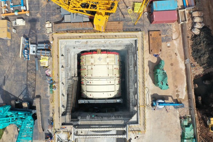Selain itu, ada metode New Austrian Tunneling Method (NATM) atau Sequential Tunneling Method (STM) yang juga digunakan untuk membangun terowongan KCJB ini. Metode apakah itu? Cek jawabannya di SINI. (Foto: detik.com/dok. KCIC)