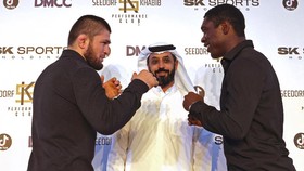 FOTO: Kolaborasi Unik Khabib dan Seedorf