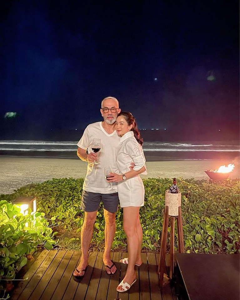 Mesra! 6 Momen Bunga Zainal & Suami Rayakan Ultah Pernikahan ke-7 Pernikahan Bunga Zainal dan Sukhdev Singh telah berjalan selama 7 tahun mereka pun merayakannya dengan romantis. Yuk intip!