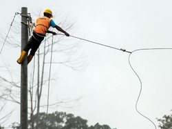 Upaya PLN Terangi Indonesia Sampai Pulau Terluar
