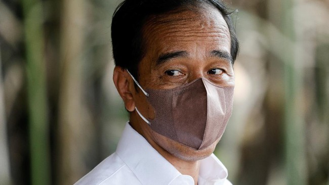 Presiden Jokowi merestui gelaran event besar mulai tahun depan di tengah pandemi, namun ia mengingatkan penerapan protokol kesehatan haru tetap jalan.