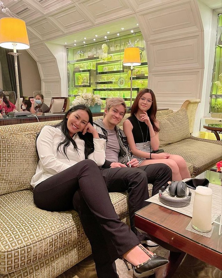 Momen Kemesraan Azka Corbuzier dan Kekasihnya yang Tuai Kritikan