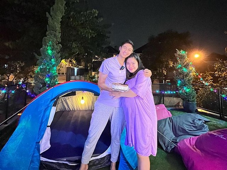 Felicya Angelista mendapat kejutan manis dari sang suami tercinta Hito Caesar di hari ulang tahunnya yang ke 27. Yuk intip!