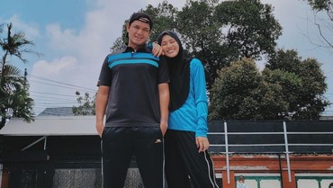 img-title Rumah Tangga Tetap Harmonis, Dude Harlino: Pernikahan Bukan Hal Main-main