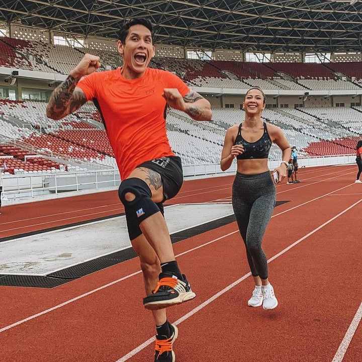 <p>Andrea Dian dan Garindra Bimo suka banget olahraga maraton, Bunda. Enggak hanya itu, keduanya juga sering olahraga angkat beban. (Foto: Instagram: @andreadianbimo)</p>