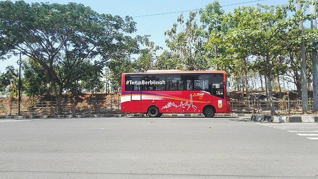 PT SMI mendukung pembiayaan infrastruktur untuk transportasi ramah lingkungan guna menekan dampak perubahan iklim.