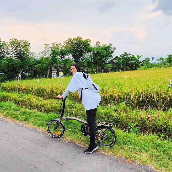 <p>Dewi Hughes sebelumnya pernah terbaring sakit, namun pada akhirnya ia optimis untuk sembuh dan jalani pola hidup lebih sehat. (Foto: Instagram @hughes.dewi)</p>