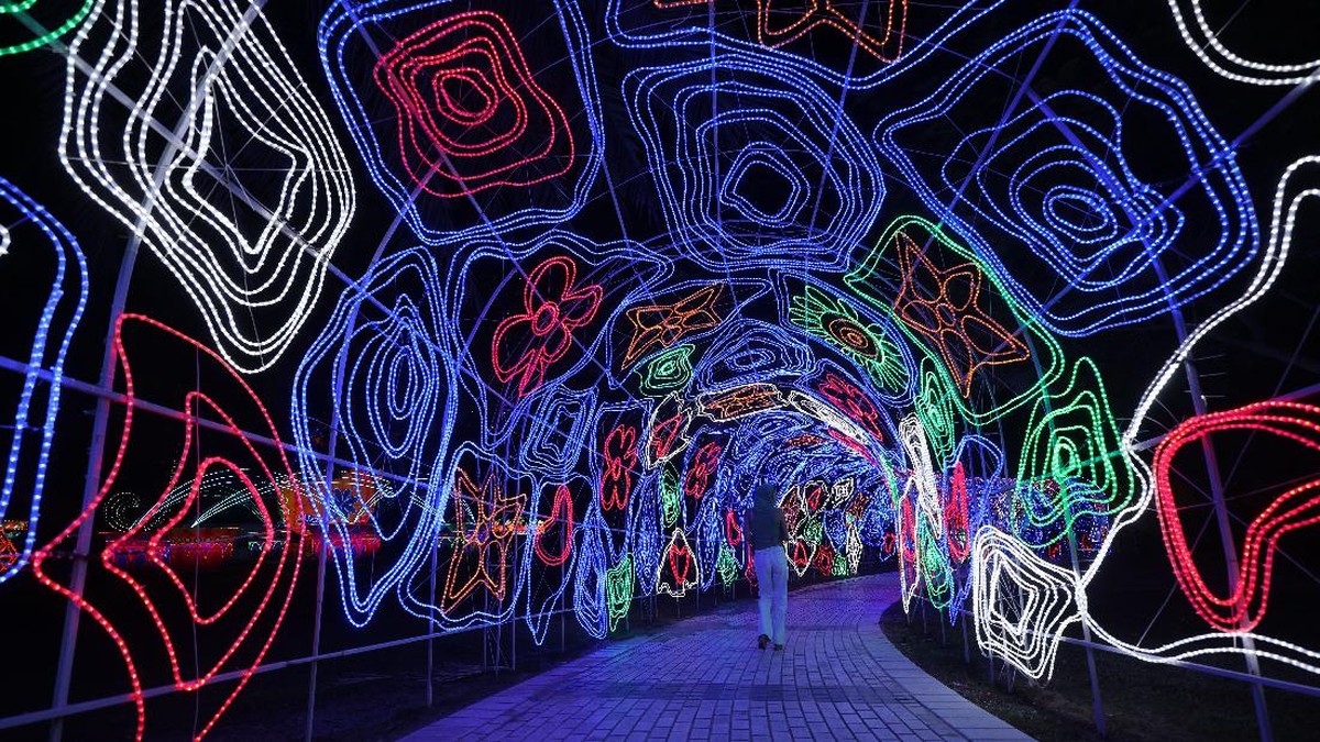 FOTO: Kemegahan Puluhan Juta Lampu di Taman Zabeel Dubai