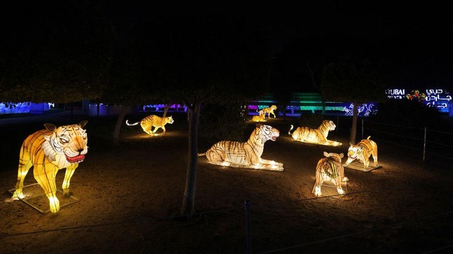 FOTO: Kemegahan Puluhan Juta Lampu di Taman Zabeel Dubai