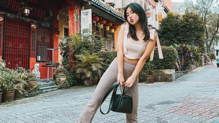 Punya Rencana Berlibur ke Singapura? OOTD ala Selebgram Titan Tyra Ini Bisa Jadi Inspirasi Gaya