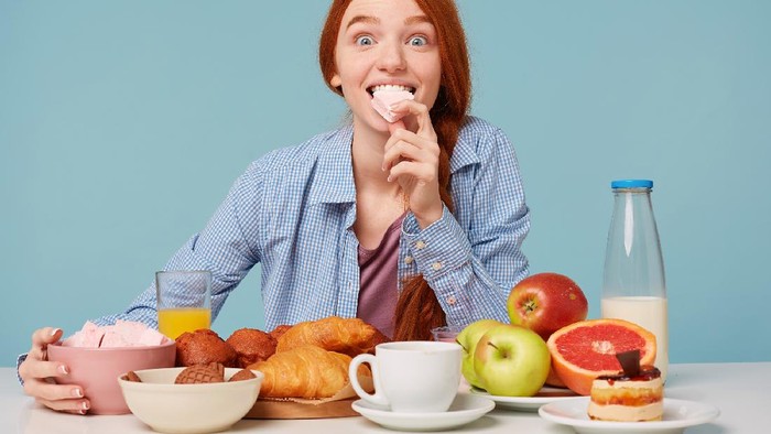 Lupakan Es Krim dan Cokelat, 5 Makanan Sehat Ini Ampuh Bikin Mood Auto Naik!