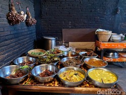 Asyik! Di 5 Tempat Ini Bisa Langsung Ambil Makanan dan Makan di Dapur