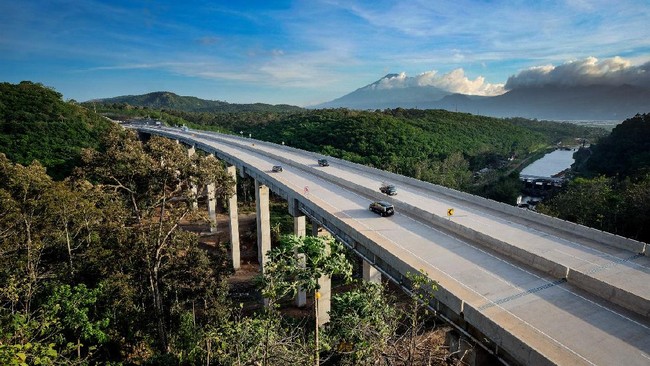 PT SMI menyalurkan pinjaman ke pelbagai Pemda guna pembangunan infrastruktur sektor prioritas, seperti infrastruktur jalan, jembatan, hingga drainase.