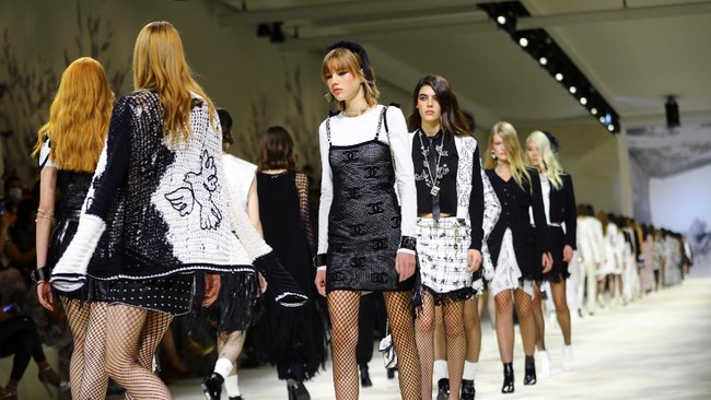 FOTO: Gaya Resort Chanel untuk Dubai