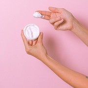 Selain Sabun Mandi, Ini 4 Produk Body Care yang Bisa Kamu Jadikan Krim Pencukur Bulu, Lebih Hemat!