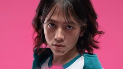 img-title Tema Squid Game, 6 Pemotretan Adhisty Zara Disebut Mirip Kang Sae-byeok