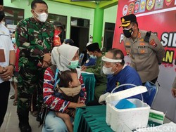 Polisi Gandeng IPSI Gelar Vaksinasi Massal Demi Herd Immunity