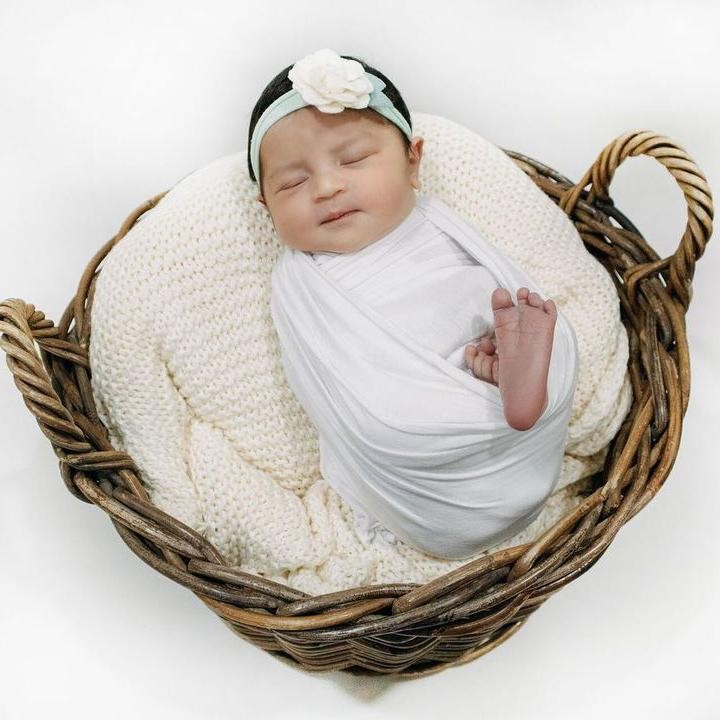 <p>Belum genap seminggu, baby Guzel sudah punya akun Instagram lho. (Foto: Instagram @guzelimalisyakieb)</p>