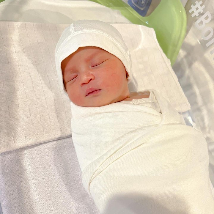 <p>Kehadiran baby Guzel menjadi kado terindah untuk Ali dan Margin. Pasangan yang menikah pada 6 Februari ini memang menanti sang buah hati lahir. (Foto: Instagram @guzelimalisyakieb)</p>