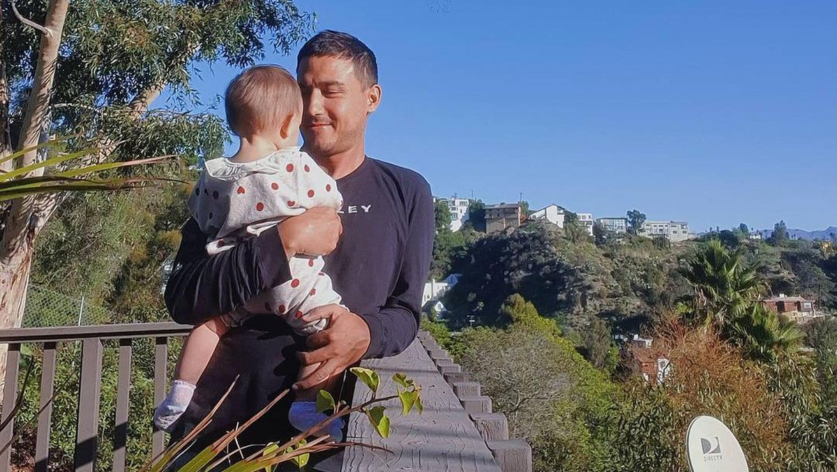 Hamish Daud bersama anaknya