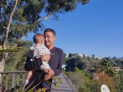 Intip 7 Potret Hamish Daud Momong Putri Kecilnya yang Jarang Terekspos