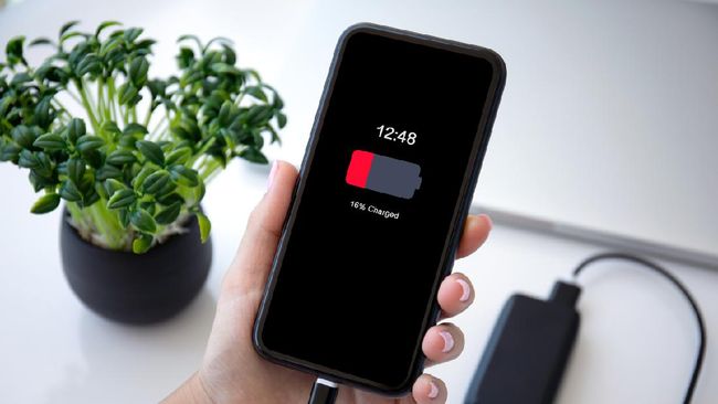 11 Cara Mengatasi Baterai Hp yang Tidak Penuh, Salah Satunya Restart