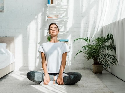 9 Ide Rutinitas Pagi yang Baik untuk Kesehatan Mental, Mudah Dilakukan Bun