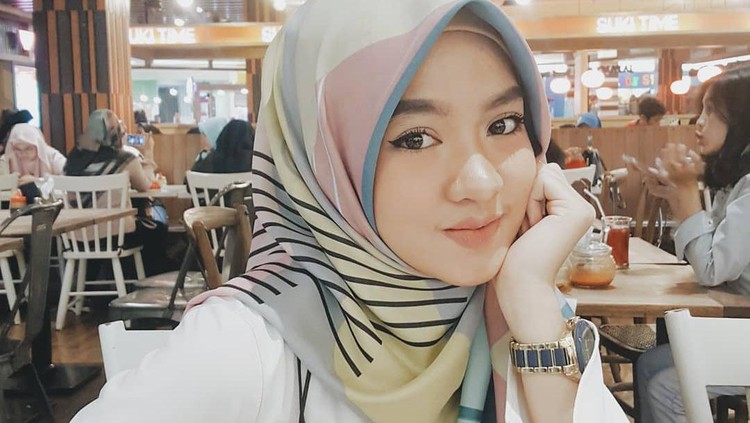 Indry Annisa Indry Annisa