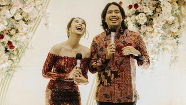 Clairine Clay Bocorkan Rencana Nikah dengan Joshua Suherman
