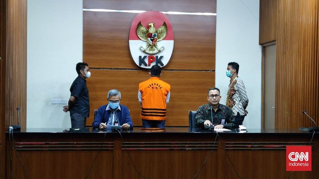 KPK resmi menahan anggota DPRD Provinsi Jambi periode 2014-2019 Mauli tersangka kasus dugaan suap pengesahan RAPBD Provinsi Jambi tahun anggaran 2017-2018.