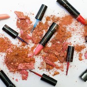 Bikin Lipstik Makin Cetar dengan 3 Cara Cerdik Ini! Nggak Perlu Keluar Uang Lagi!