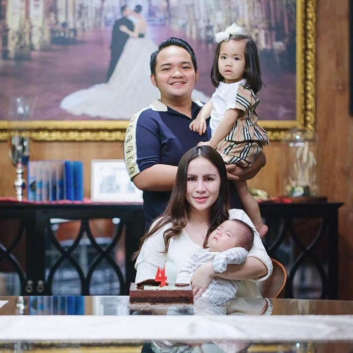 <p>Kita doakan semoga keluarga Momo 'Geisha' selalu dilimpahkan kebahagiaan ya, Bunda. (Foto: Instagram @therealmomogeisha)</p>