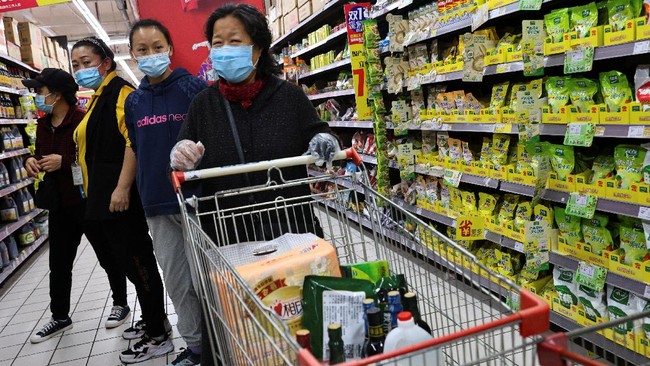 Warga Negara Indonesia yang menetap di sejumlah kota di China mengungkapkan fakta terkait kabar panic buying di negara itu.