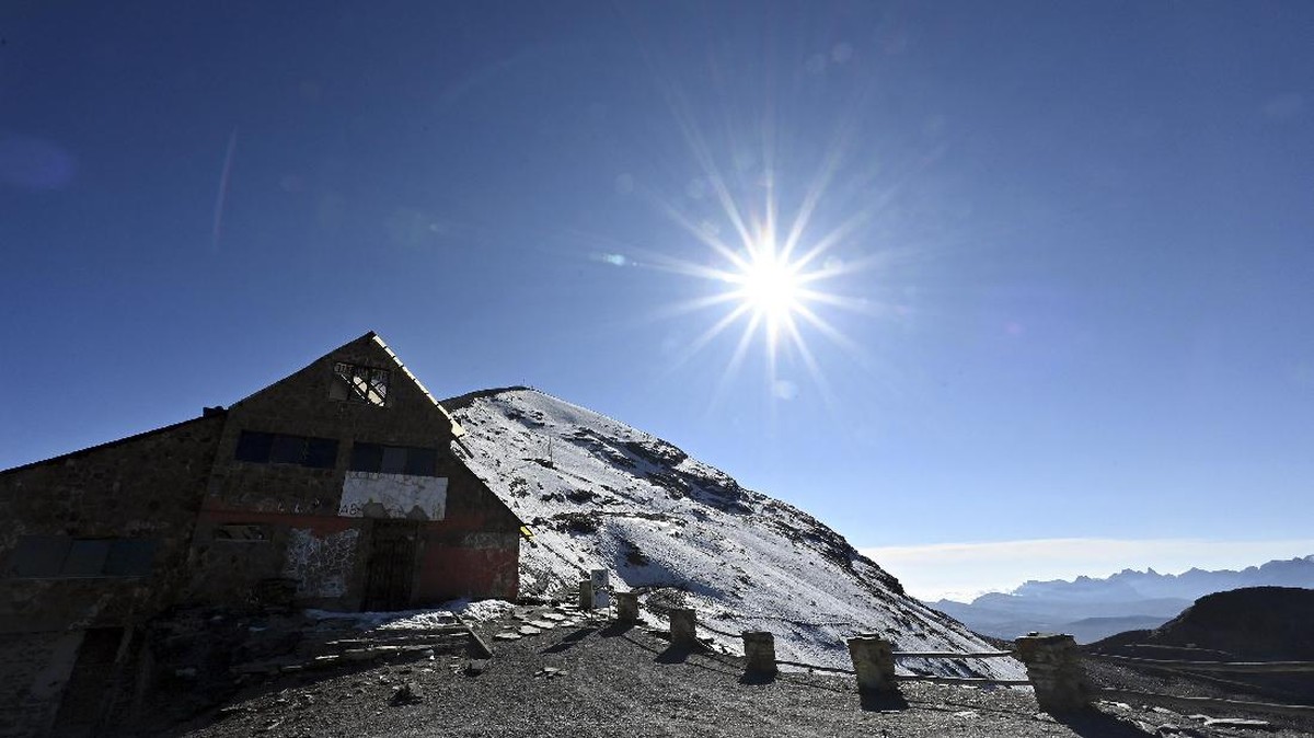 FOTO: Kepunahan Salju di Resor Ski Tertinggi di Dunia
