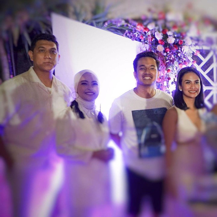<p>Tantri 'Kotak' juga menjadi salah satu artis lainnya yang ungkap duka atas kepulangan Venessa bersama sang suami, Bunda. Melalui unggahannya, ia menulis kisah pertemuan yang panjang hingga memberi pesan untuk anak pasangan tersebut. "Kalian memang ditakdirkan <em>bareng2</em> sampai maut memisahkan, semoga Allah berikan ruang terindah untuk kalian @vanessaangelofficial @bibliss semoga segala kebaikan membawa kemudahan di perjalanan setelah ini, semoga husnul khotimah AAMIIN YA RABB. GALA SAYANG, kamu harus bangga orang tuamu orang yang baik," tulis Tantri. (Foto: Instagram)</p>