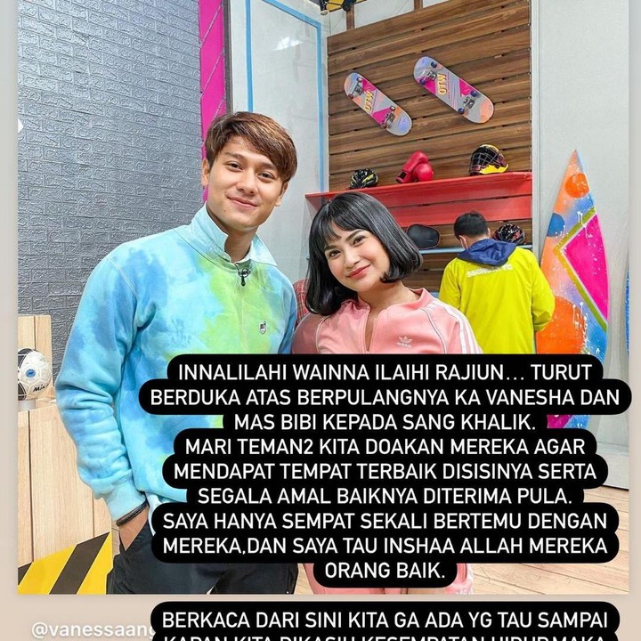 <p>Rizky Billar melalui Instagram pribadi juga kenang potret bersama Vanessa Angel, Bunda. Dalam unggahan tersebut, ia mengajak <em>followers</em>-nya untuk ikut mendokan mendiang sahabatnya. (Foto: Instagram)</p>