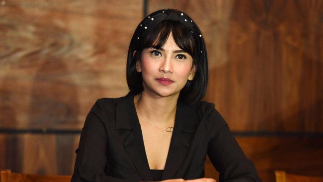 Pengusaha Tom Liwafa mengungkapkan Vanessa Angel hendak ke Surabaya untuk menghadiri acara yang digelar istrinya sebelum kecelakaan mobil, Kamis (4/11).