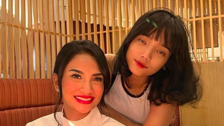 Vanessa Angel Vanessa Angel meninggal dunia