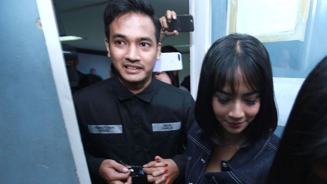 Polemik yang melibatkan ayah mendiang Vanessa Angel dengan ayah mendiang Bibi Andriansyah hingga kini masih bergulir.