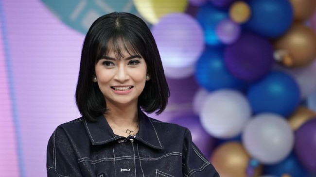 Sejumlah netizen ungkap rasa duka usai aktris Vanessa Angel dan suaminya meninggal dunia dalam sebuah kecelakaan.