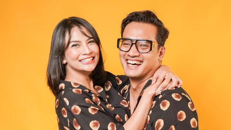 Vanessa Angel dan suami