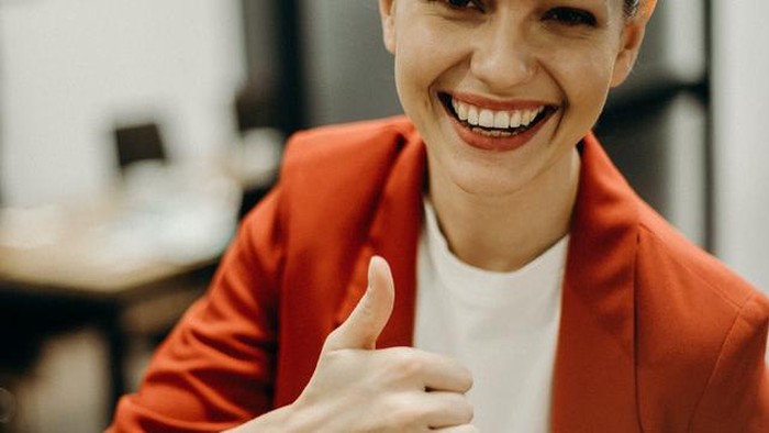 Sesuai Profesi, Ini Warna Pakaian yang Tepat Agar Jenjang Karier Melesat Menurut Fengshui!