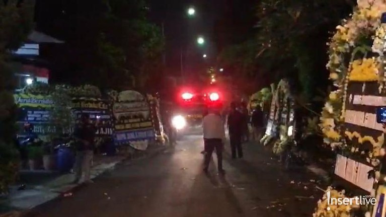 7 Potret Jenazah Vanessa Angel & Bibi Ardiansyah Sampai di Rumah Duka Jenazah Vanessa Angel dan Bibi Ardiansyah sampai di rumah duka hari ini Jumat (5/11) pukul 04.34 Wib. Yuk intip!