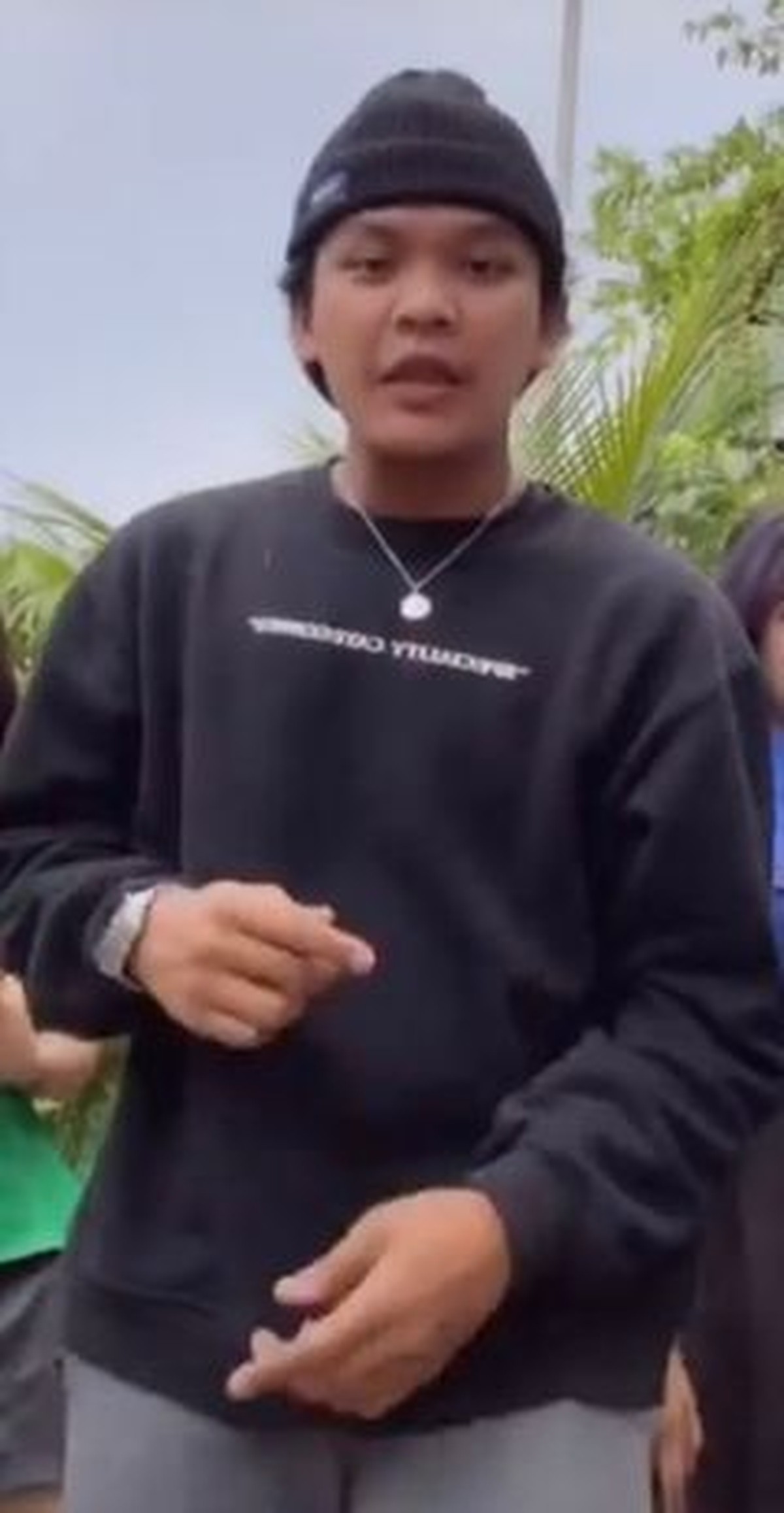 Vanessa Angel dan Bibi Andriansyah meninggal dunia dalam kecelakaan tunggal di tol Jombang&comma; sang sopir disorot&period; Yuk intip&excl;